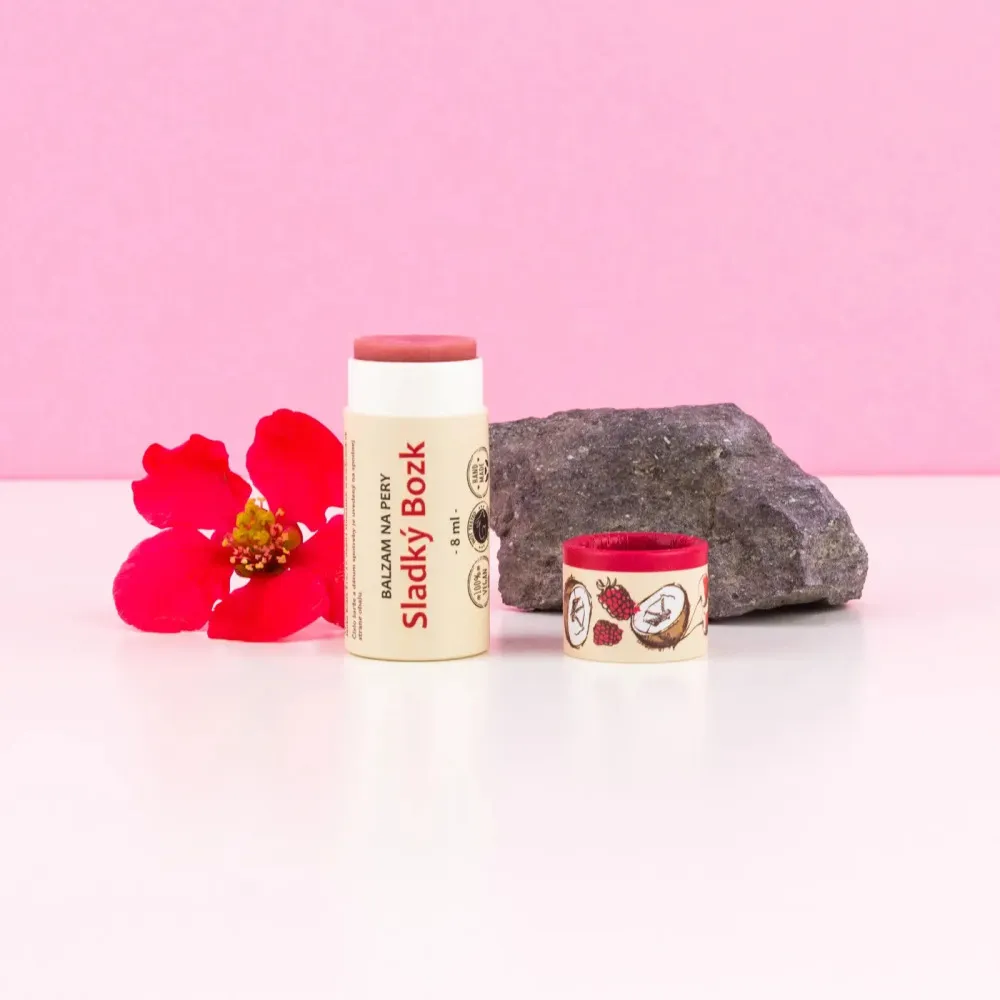 Kvitok Bálsamo labial beijo doce (8 ml) - lábios ligeiramente tingidos