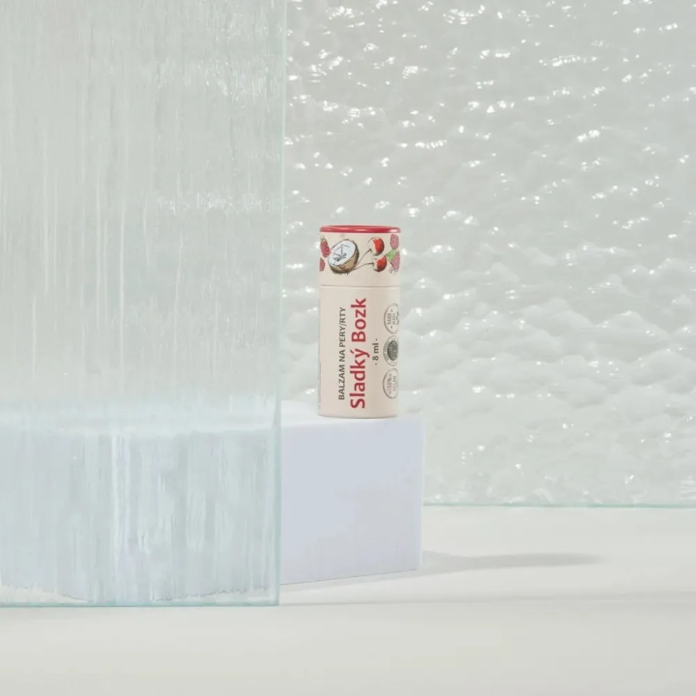 Kvitok Bálsamo labial beijo doce (8 ml) - lábios ligeiramente tingidos