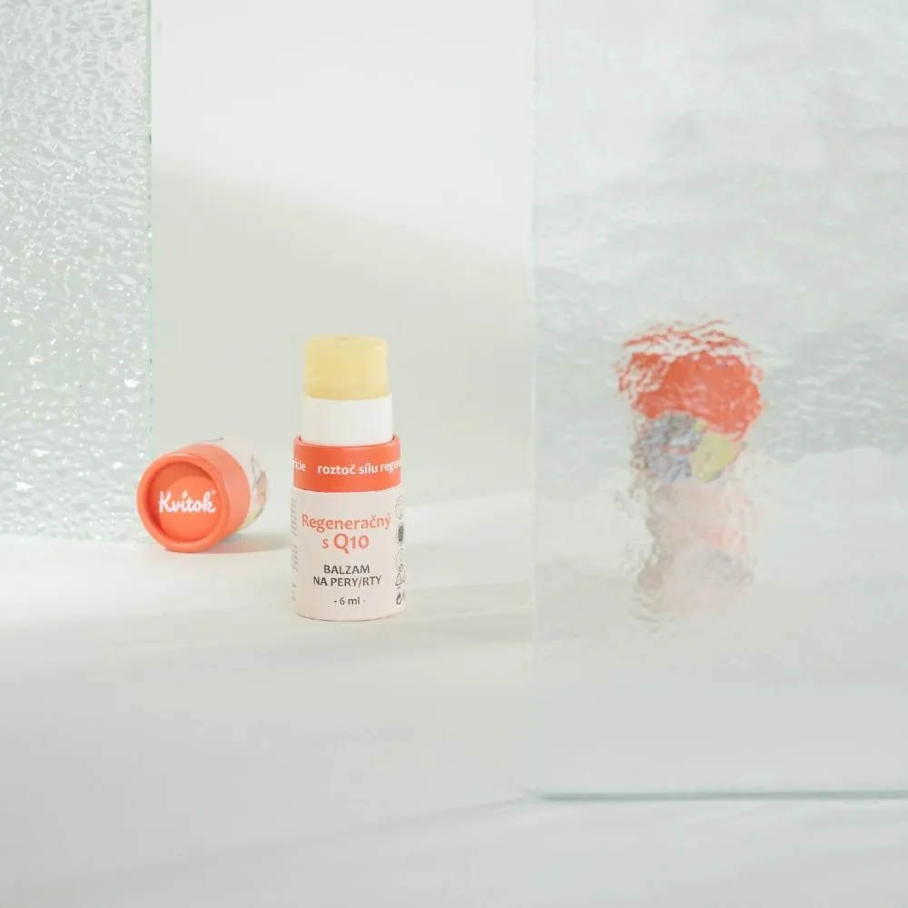 Kvitok Bálsamo labial regenerador com Q10 (8 ml) - com óleo de ameixa