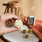 Lamazuna Manteiga de cacau sólida BIO - plumeria (55 g) - 3 em 1: para rosto, corpo e massagem