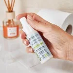 laSaponaria Spray íntimo sem enxaguar com chá verde BIO (50 ml) - higiene íntima rápida a qualquer hora e em qualquer lugar