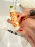 laSaponaria Gel de duche e champô 2 em 1 com laranja BIO e vit. C para toda a família 500 ml - com fragrância doce e revigorante