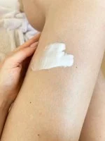 laSaponaria Creme corporal com calêndula biológica e prebióticos para pele sensível (200 ml) - nutre, acalma e hidrata