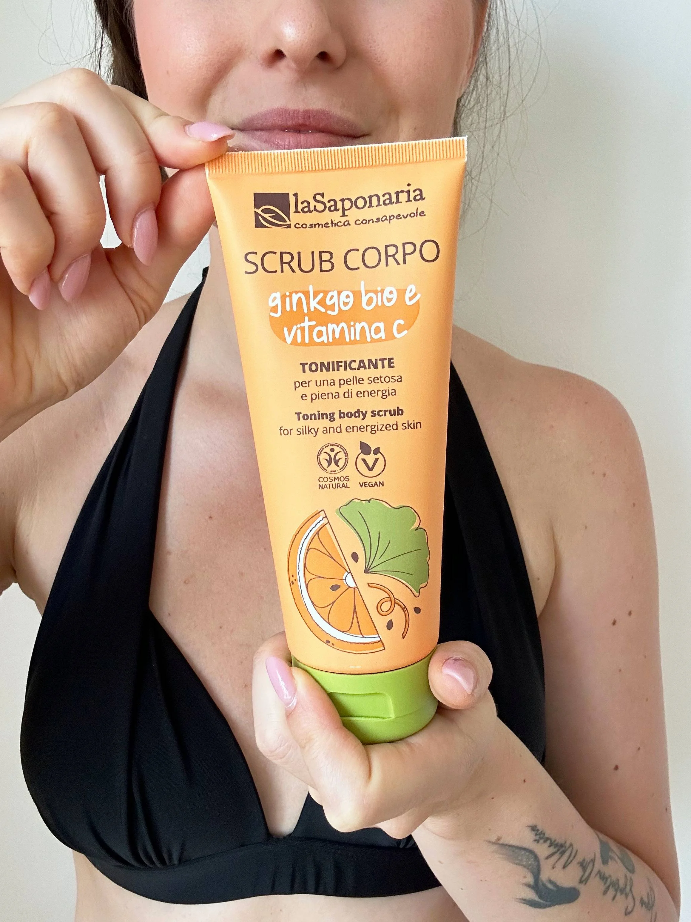 laSaponaria Esfoliante corporal com ginkgo biloba BIO e vit. C 200 ml - para uma pele macia e radiante