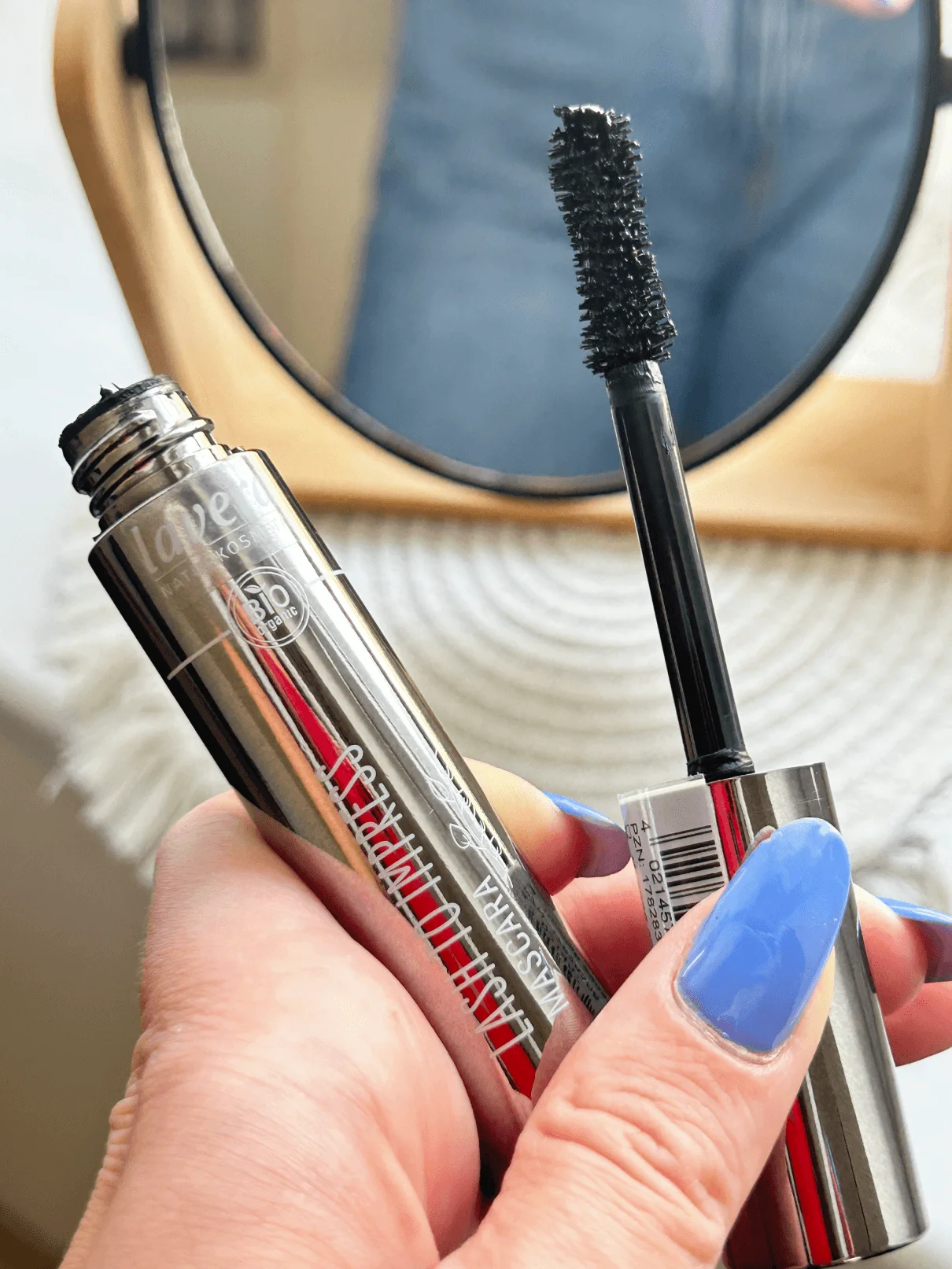 Lavera Máscara de Pestanas Lash to Impress (13 ml) - preta - volume e nutrição sem borrar