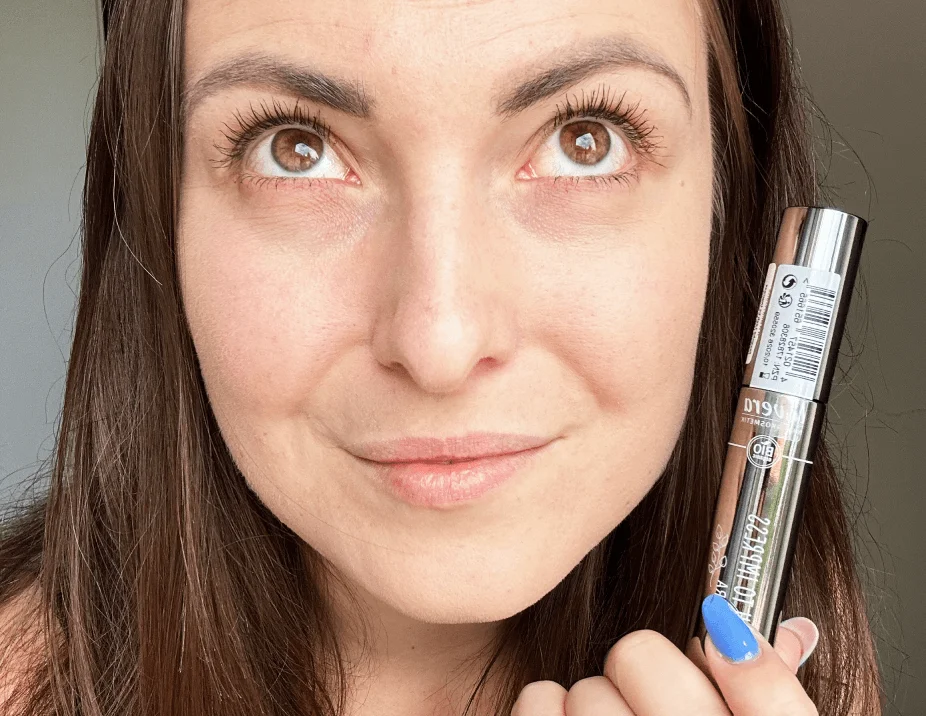 Lavera Máscara de Pestanas Lash to Impress (13 ml) - preta - volume e nutrição sem borrar