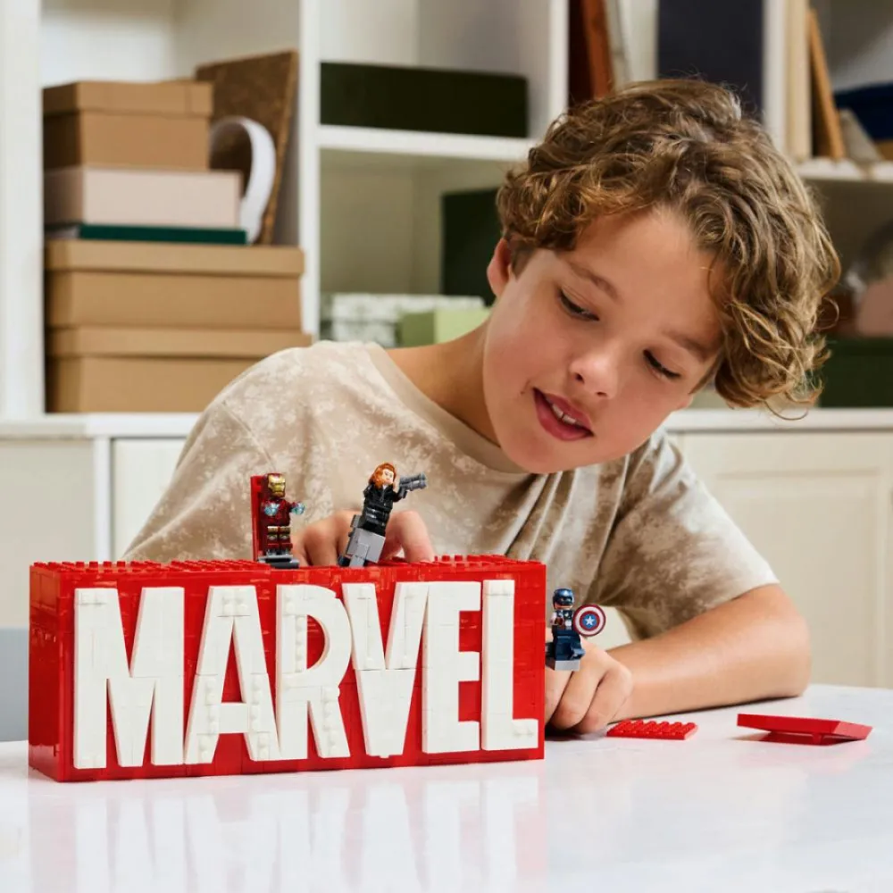 Marvel 76313 Logotipo MARVEL e minifiguras