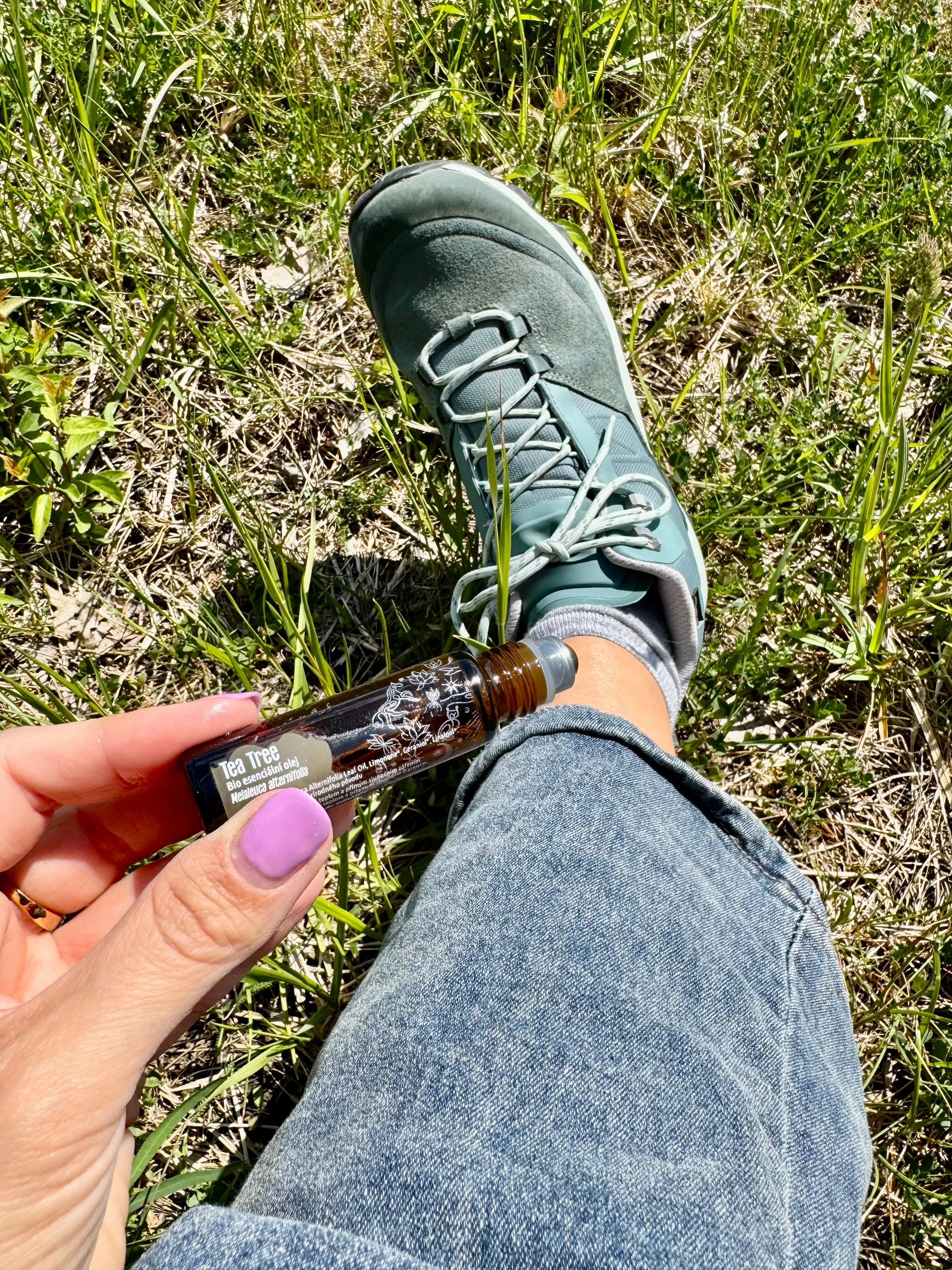 Natasha Roll-on de Óleo Essencial Tea Tree BIO (10 ml) - pequeno ajudante de viagem