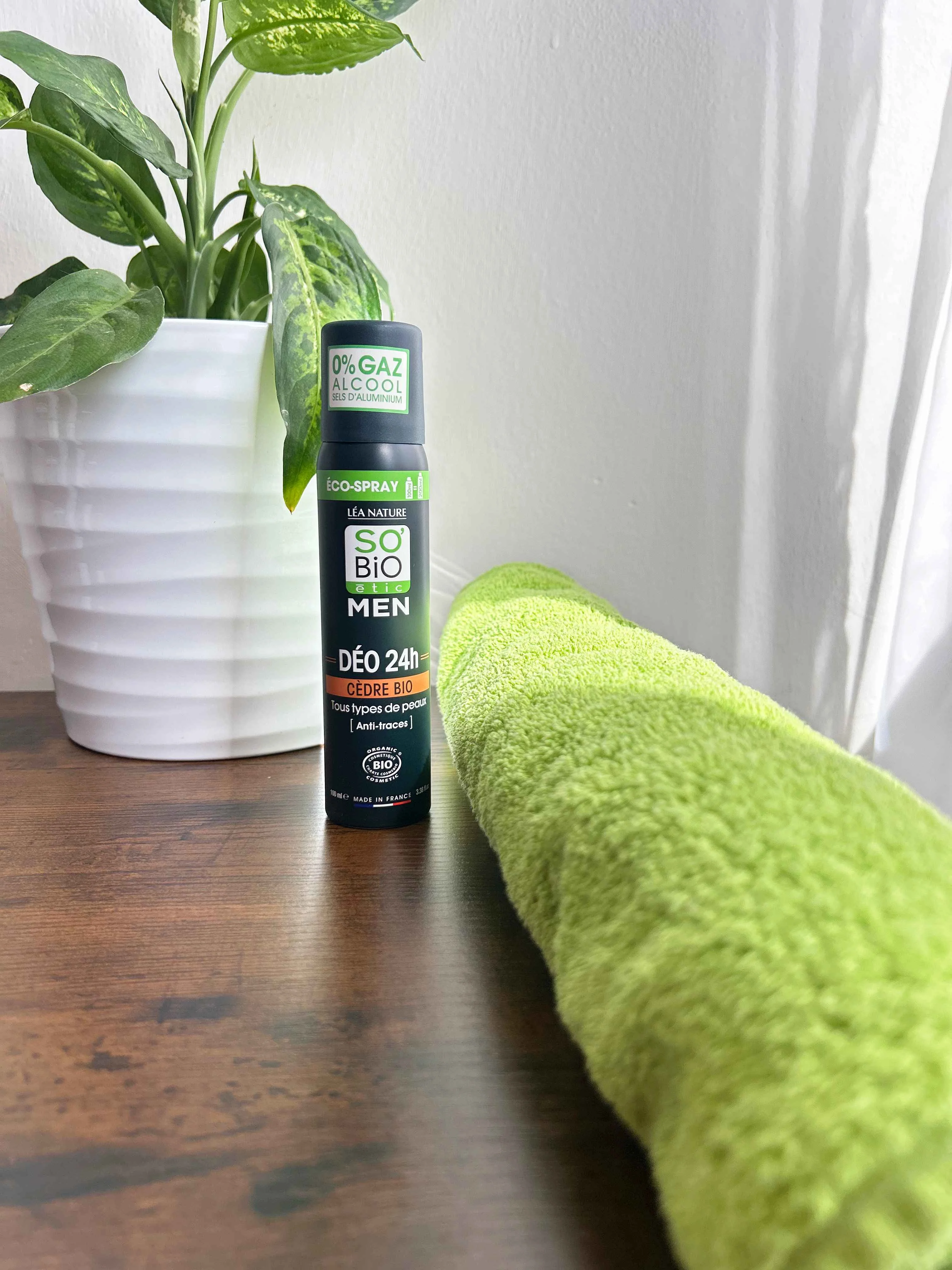 SO’BiO étic Desodorizante natural ECO SPRAY 24h MEN - cedro BIO (100 ml) - eficaz até 24 horas