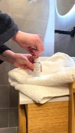 SO’BiO étic Sérum hidratante fortalecedor com leite de burra BIO (30 ml) - com ácido hialurónico