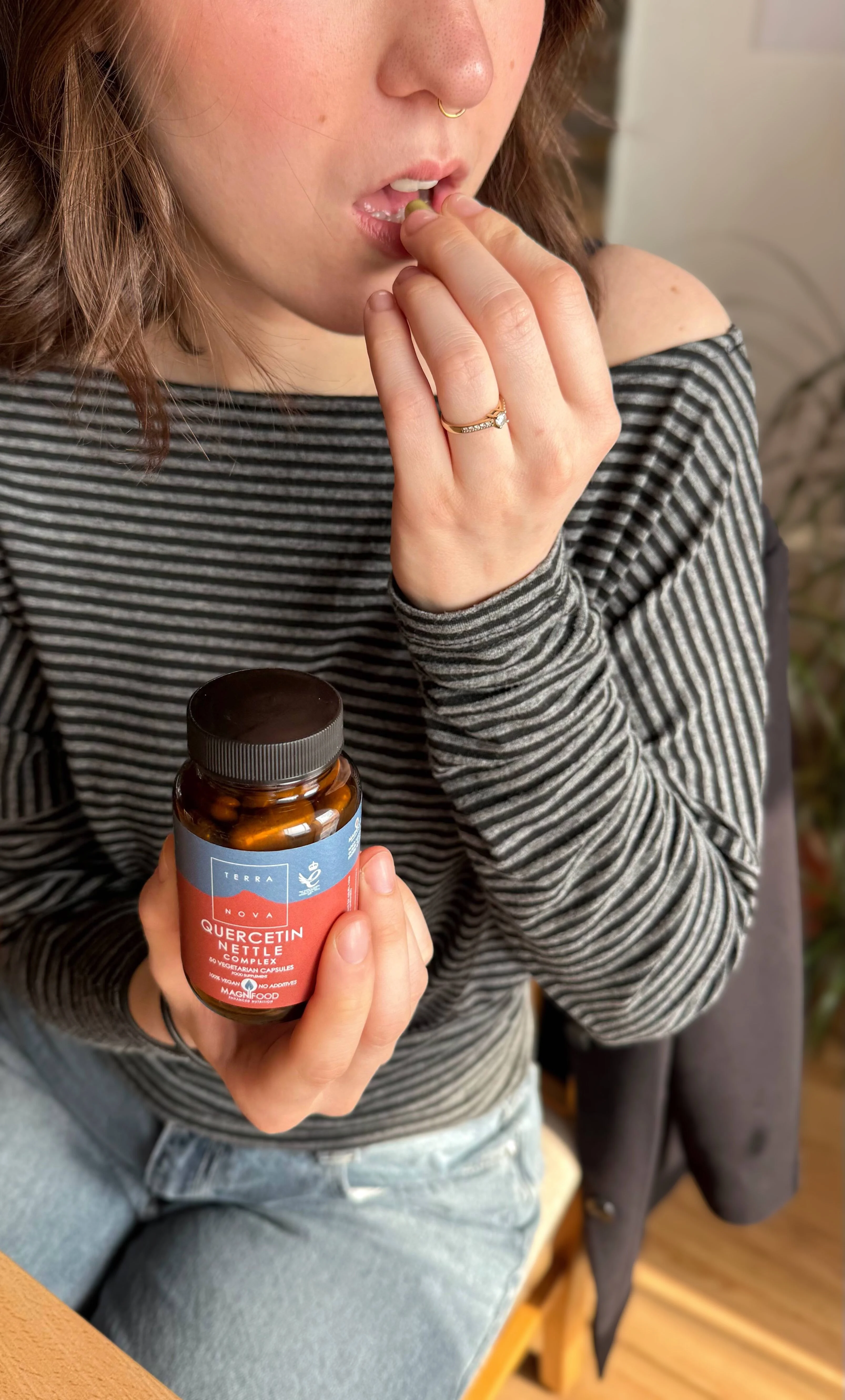 Terranova Health Quercetin Nettle Complex com urtiga (50 cápsulas) - para a época do pólen e para a imunidade enfraquecida