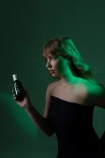 Uoga Uoga Champô More Passion BIO para dar volume ao cabelo (250 ml) - para cabelo oleoso e sem volume