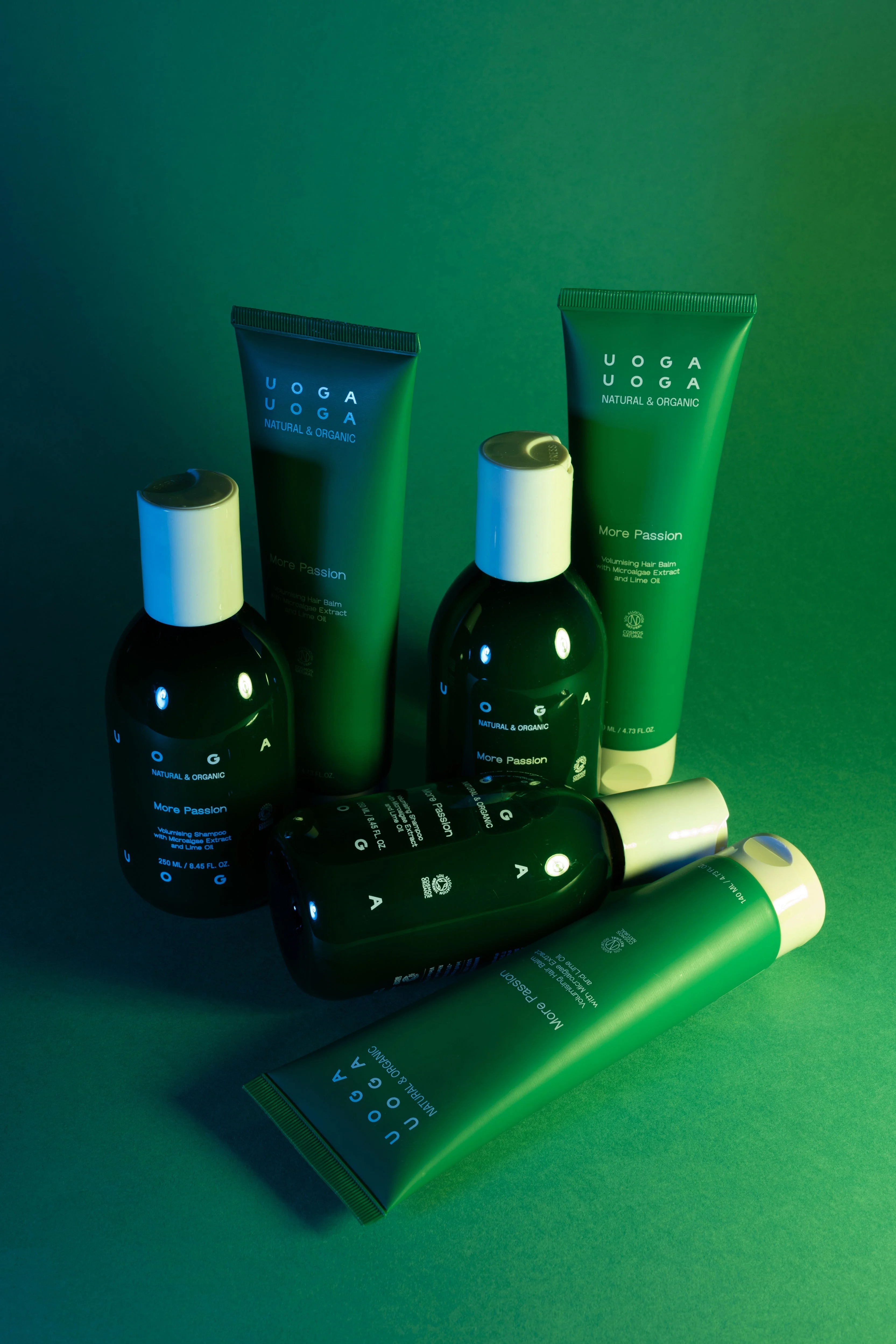 Uoga Uoga Champô More Passion BIO para dar volume ao cabelo (250 ml) - para cabelo oleoso e sem volume