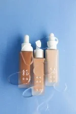 Uoga Uoga Base mineral líquida e sérum SPF 20 BIO (30 ml) 686 Wind and Water - hidrata e protege a pele