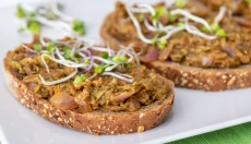 Preparação de tártaro de abobrinha para um jantar leve e fresco