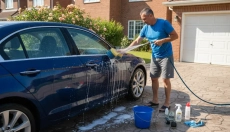 # Como a lavagem ecológica do carro poupa água e dinheiro