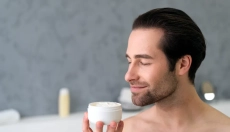 O cuidado da pele masculina começa com o creme certo