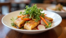 Nem rán e seu sabor crocante vão transportá-lo para o Vietnã.