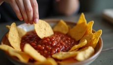 Descubra a receita de salsa e experimente várias variações deste molho popular