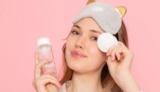 Hidratação e pureza graças ao leite demaquilante